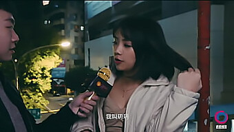 El encuentro callejero de Yueyue con un comisario: Caballito pequeño, gran sorpresa