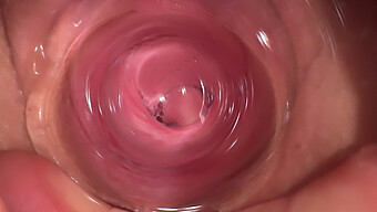 Teenager-Stiefschwester Gibt Einen Deepthroat-Blowjob Und Bekommt Sperma In Sich