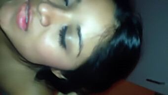 Vídeo Casero De Una Prostituta Mexicana Recibiendo Un Facial