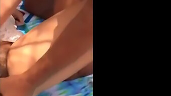 Une Rencontre Fortuite Se Transforme En Une Session Chaude Sur Les Sables De Plage De Maspalomas