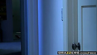 Lela Star와 Johnny Sins와 함께하는 인터넷에서의 섹스 - Brazzers