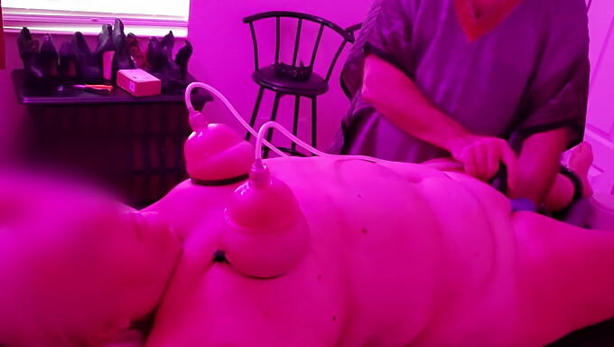 Amaterska žena raziskuje BDSM z vibratorjem in suženjstvom