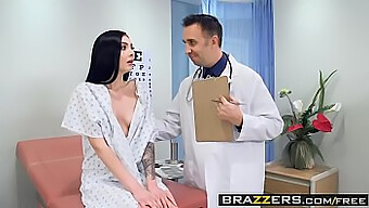 Marley Brinx e Keiran Leed estrelam um vídeo BDSM com tema médico