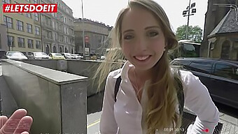 Pov Videó Az Orosz Tini Anya Akulováról, Aki Először Jár Együtt Egy Jó Adottságokkal Rendelkező Partnerrel Egy Kiránduláson