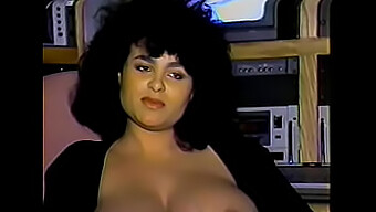 Bestia Desea: Una Película De Larga Duración Con Tetas Grandes Y Saltarinas