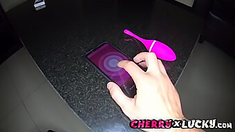 Neues Sextoy Experiment Mit Amateur Paar