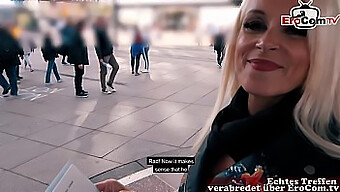 Wanita dewasa Jerman menggoda di jalan di Berlin untuk casting EroCom