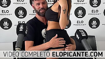 Lilack Desfruta De Atividades Bdsm E Fetiche Em Uma Sala Picante Enquanto Bebe Creme De Podcast Da Elo.