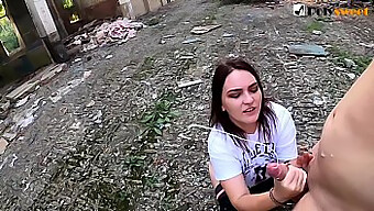 Polina'Nın Halka Açık Ve Ev Yapımı Ortamlarda Yer Aldığı Bdsm Boşalmaları Koleksiyonu