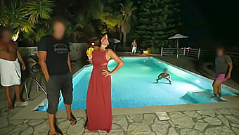 Fiesta De Sexo Anal En Grupo En La Piscina Al Aire Libre Con Alexandra Wett Y Sus Amigas