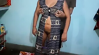 Indian Housewife Gets Natural And Homemade Sex With Neighbor'S Aunty