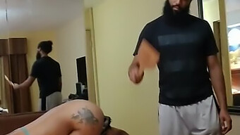 Video Făcut Acasă Cu O Fată Seducătoare Care Se Angajează În Bdsm Și Din Spatele Sexului