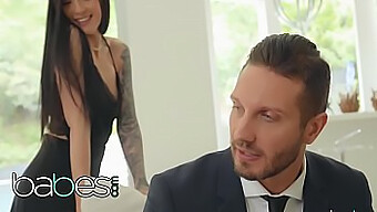 Marley Brinx e Quinton James estrelam um encontro quente com interesses conflitantes