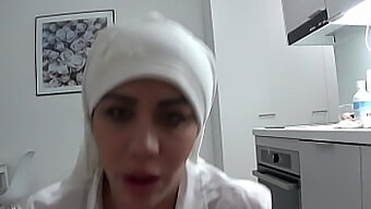 Vakre iranske film med hete milf sexscener i Farsi.