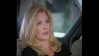 Shannon Tweed z pragnieniem od świtu