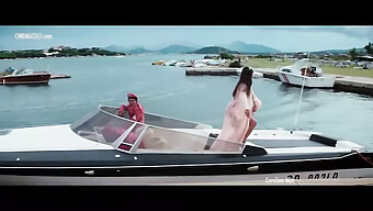 Kompilasi Gadis-Gadis Bond Dari Ursula Andress Hingga Eva Green, Menampilkan Gadis-Gadis Pantai Yang Tembus Pandang Dan Berambut Pirang